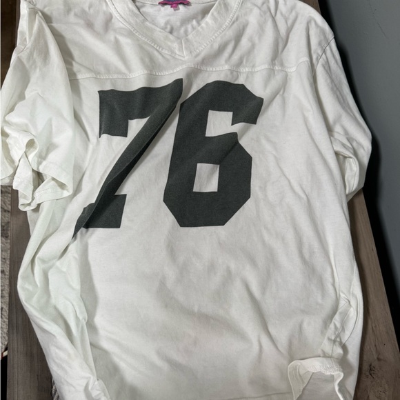 Edikted White Jersey Top with Black Graphic - Picture 2 of 6